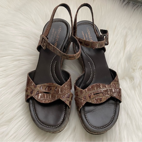 Donald J Pliner Women's platform heel Brown Sandal Size 9 Made in Italy - Picture 2 of 10